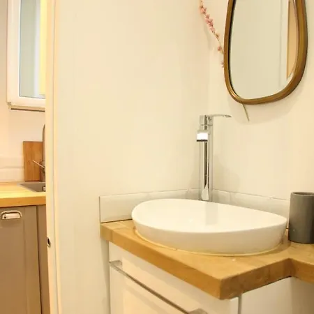 Nice Apt In Republique Neighborhood *